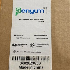 4 Senyum Replacement Toothbrush Heads NWT